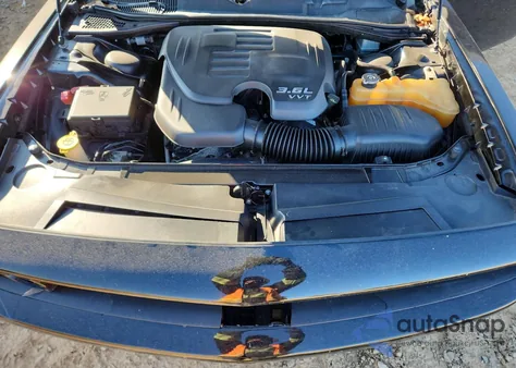 2017 Dodge Challenger Sxt z USA, uszkodzony, nr VIN 2C3CDZAGXHH568642